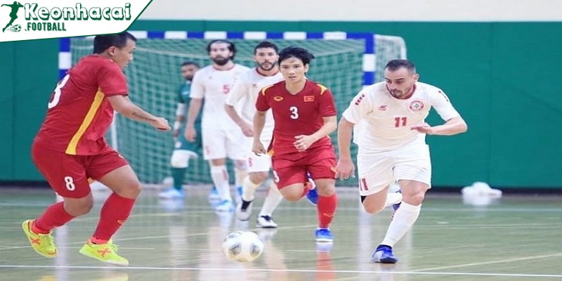 Điểm khác nhau giữa bóng đá ngoài trời và Futsal