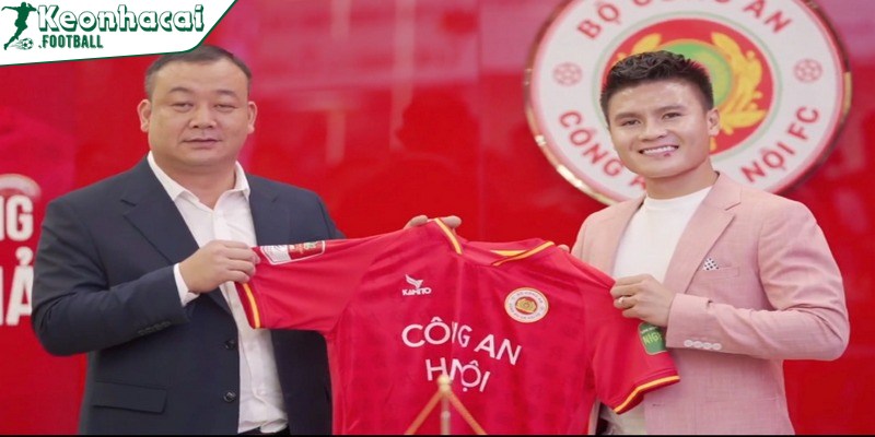 Áo đấu công an Hà Nội có thiết kế đơn giản nhưng rất nổi bật