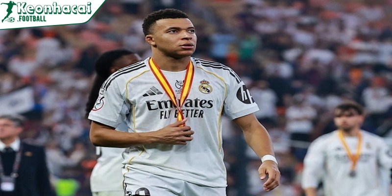 Mbappe trở lại nhưng Real Madrid vẫn thất bại trước Barcelona