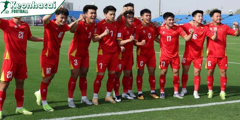 HLV Kim Sang Sik đánh giá cao tinh thần và lối chơi tập thể