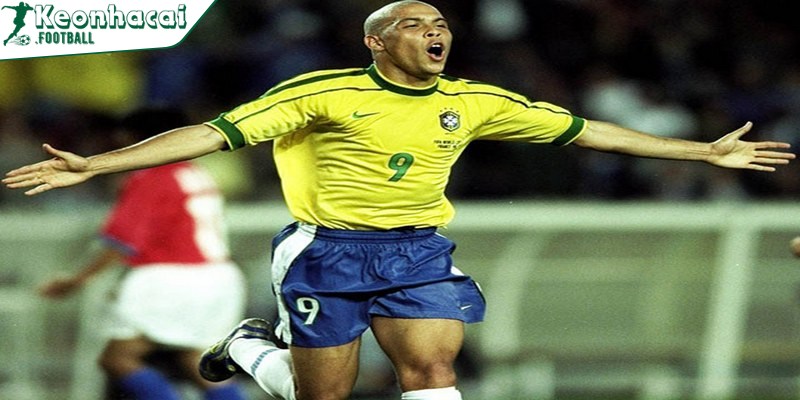 Ronaldo béo đã xuất sắc ghi 15 bàn tại các đợt World Cup