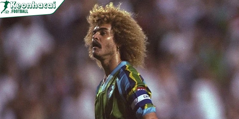Tiểu sử Carlos Valderrama – Huyền thoại “El Pibe” của bóng đá Colombia 4 Valderrama lại kiểm soát trận đấu bằng trí tuệ và sự điềm tĩnh