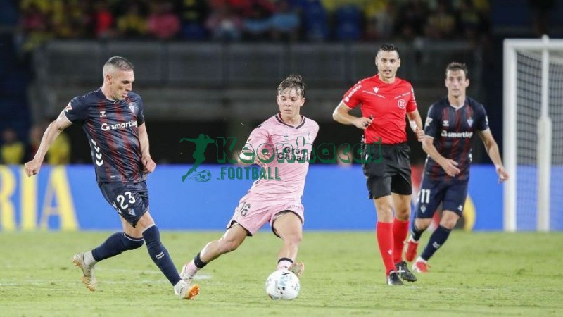 Soi kèo Eibar vs Las Palmas - 19h00 ngày 29/3  
