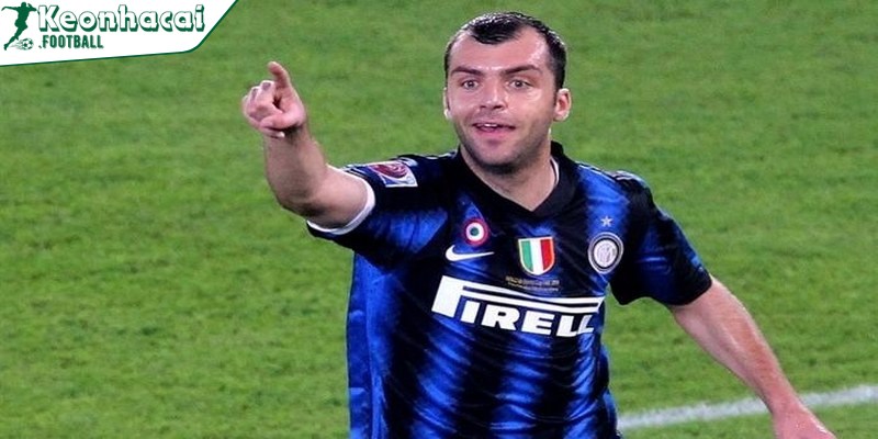 Goran Pandev sinh ngày 27/7/1983 tại Strumica, Bắc Macedonia