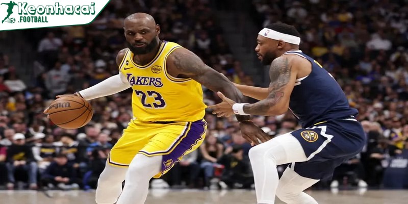 Tiểu sử LeBron James: Huyền thoại sống của NBA 2 LeBron James sinh ngày 30/12/1984 tại Akron, Ohio, Mỹ