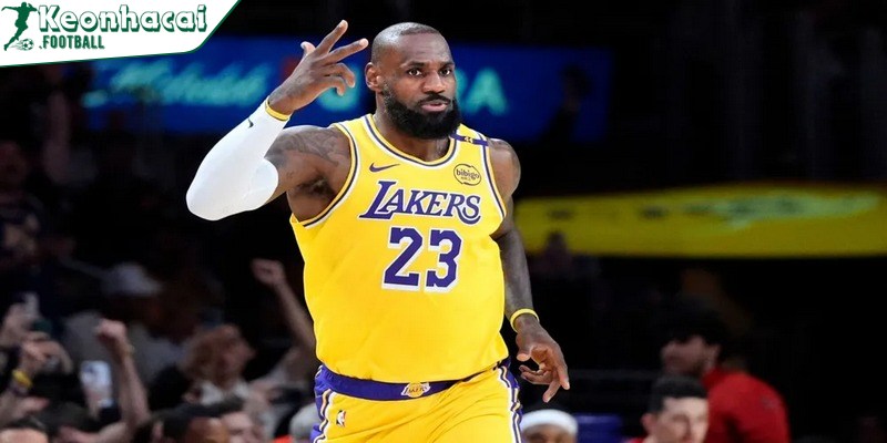 Tiểu sử LeBron James: Huyền thoại sống của NBA 3 LeBron James được Cleveland Cavaliers lựa chọn ở vị trí số 1 tại NBA