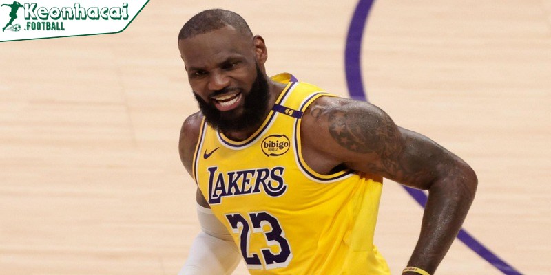 Tiểu sử LeBron James: Huyền thoại sống của NBA 4 LeBron James đã giành nhiều chức vô địch NBA cùng các đội bóng khác nhau