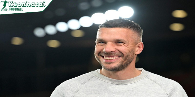 Tiểu sử Lukas Podolski - Hành trình từ tài năng trẻ đến huyền thoại bóng đá Đức 2 Lukas Podolski sinh ngày 4/6/1985 tại Gliwice, Ba Lan