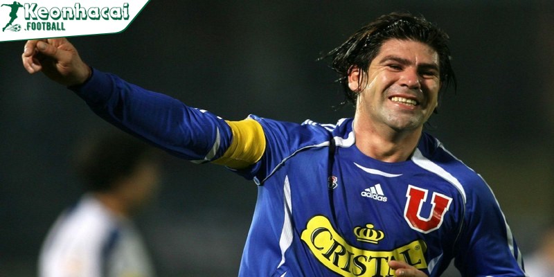 Tiểu sử Marcelo Salas: Huyền thoại bóng đá Chile 2 Marcelo Salas sinh ngày 24/12/1974 tại Temuco, Chile