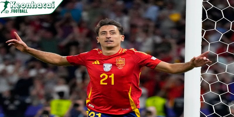 Tiểu sử Mikel Oyarzabal – Hành trình từ tài năng trẻ đến thủ lĩnh của Real Sociedad 1 Oyarzabal được triệu tập lên Spain national football team vào năm 2016