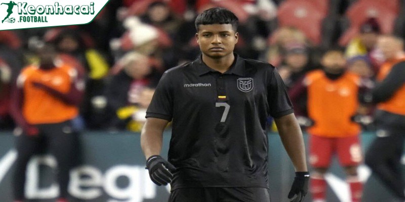 Jeremy Arevalo là một cầu thủ bóng đá thi đấu ở vị trí tiền đạo