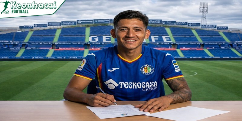 Tiểu sử tiền đạo Luis Vazquez – Sát thủ vòng cấm đầy tiềm năng của bóng đá Argentina 2 Luis Vazquez là một cầu thủ bóng đá chuyên nghiệp người Argentina
