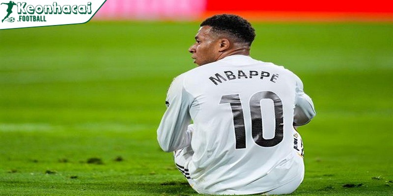 Real Madrid lo sốt vó vì chấn thương của Mbappe trước El Clásico 2 Real Madrid xác nhận chấn thương nghiêm trọng của Mbappe