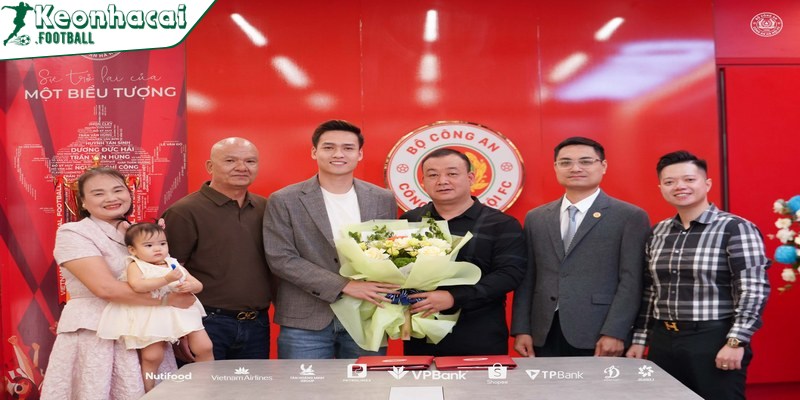 Bùi Hoàng Việt Anh tiếp tục gắn bó CAHN, khẳng định tham vọng lớn 2 CAHN “trói chân” Bùi Hoàng Việt Anh bằng hợp đồng dài hạn