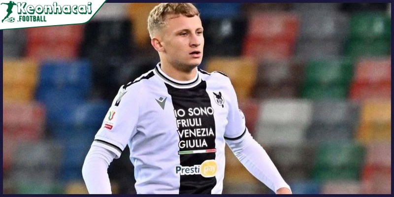 Tiểu sử tiền vệ David Pejicic – Tài năng trẻ sáng giá của bóng đá Slovenia 2 David Pejicic là mẫu tiền vệ trẻ hiện đại sở hữu nền tảng kỹ thuật tốt