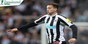 Javier Manquillo là mẫu hậu vệ thiên về sự chắc chắn và tính kỷ luật