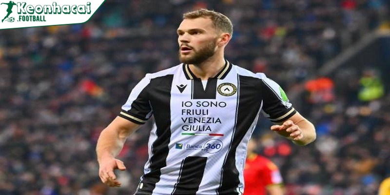 Tiểu sử tiền vệ Jesper Karlström – Tiền vệ trung tâm giàu năng lượng 2 Jesper Karlstrom là cầu thủ bóng đá chuyên nghiệp người Thụy Điển
